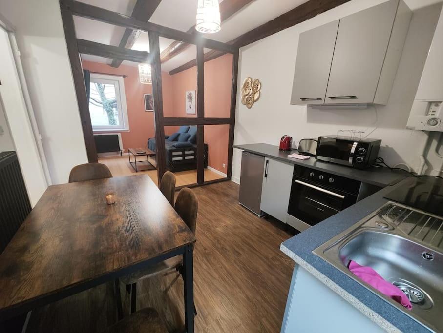 Comfortable T2 Apartment In Neudorf, สตราสบูร์ก ภายนอก รูปภาพ