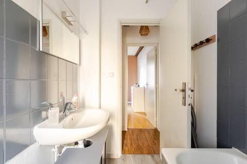 Comfortable T2 Apartment In Neudorf, สตราสบูร์ก ภายนอก รูปภาพ